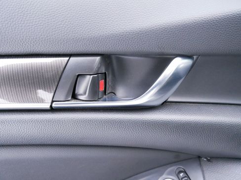 Used 2020 Honda Accord Sport image 14