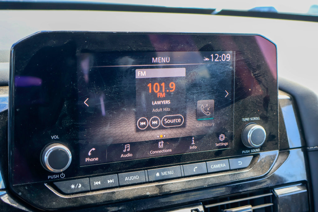 Used 2024 Nissan Pathfinder SV FWD image 5