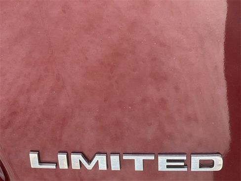 Used 2019 Jeep Cherokee Limited image 11