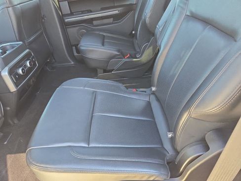 Used 2021 Ford Expedition XLT image 19