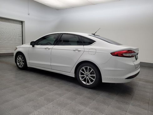 Used 2017 Ford Fusion SE w/ Fusion SE Technology Package image 3