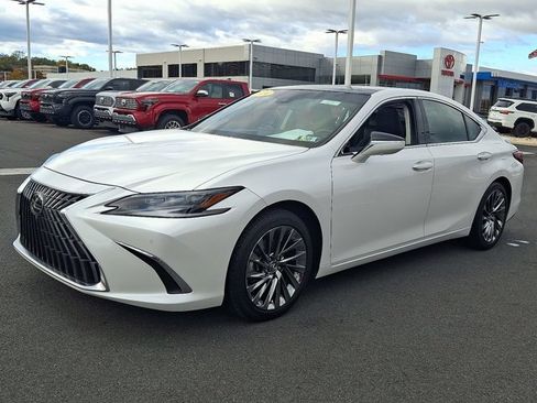 Used 2024 Lexus ES 350 Ultra Luxury image 3