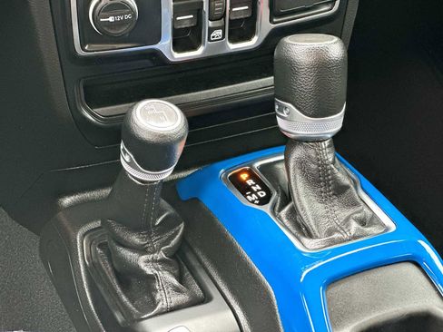 Used 2023 Jeep Wrangler Unlimited Sport AWD/4WD image 21