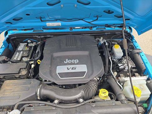 Used 2017 Jeep Wrangler Unlimited Sport w/ Quick Order Package 24S AWD/4WD image 9