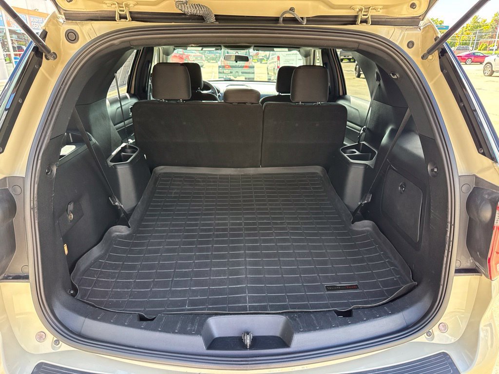 Used 2018 Ford Explorer XLT FWD image 28