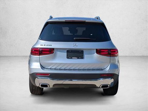 Used 2026 Mercedes-Benz GLB 250 image 8