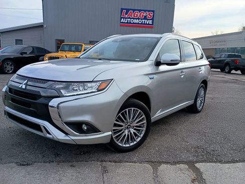 Used 2022 Mitsubishi Outlander SEL image 1