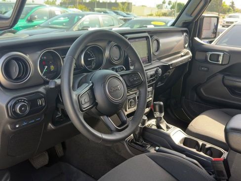 Used 2023 Jeep Wrangler Unlimited w/ 8.4" Radio Group image 6