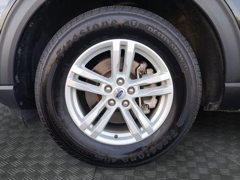 Used 2024 Ford Explorer XLT w/ Equipment Group 202A AWD/4WD image 23