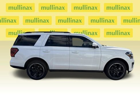 Used 2024 Ford Expedition Limited RWD image 12