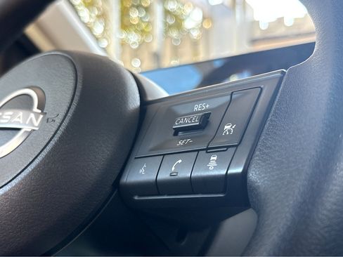 Used 2025 Nissan Kicks S image 13