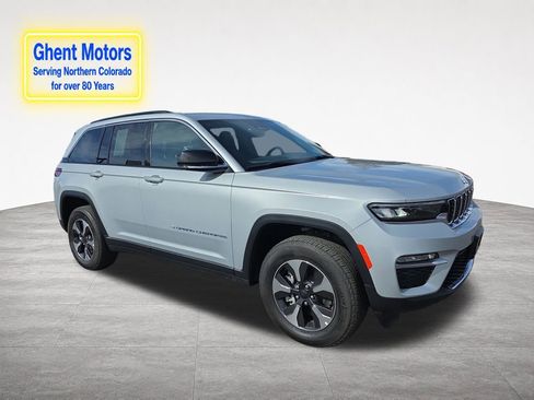 Used 2025 Jeep Grand Cherokee Limited 4xe w/ Trailer Tow Package AWD/4WD image 37
