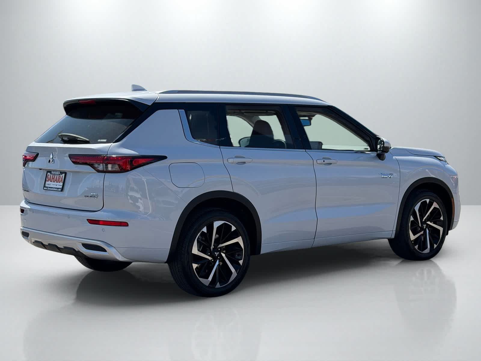 Used 2023 Mitsubishi Outlander SEL AWD/4WD image 7