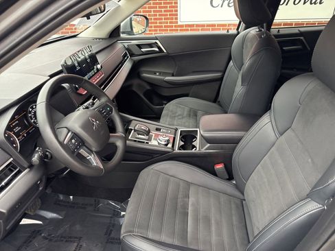 Used 2024 Mitsubishi Outlander SE image 26