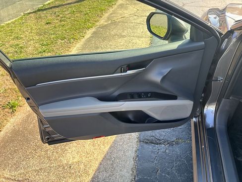 Used 2021 Toyota Camry LE AWD/4WD image 16