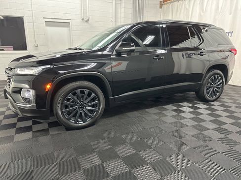 Used 2023 Chevrolet Traverse RS image 5