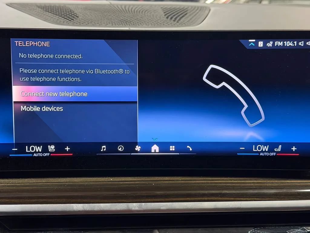 Used 2025 BMW X7 xDrive40i AWD/4WD image 46
