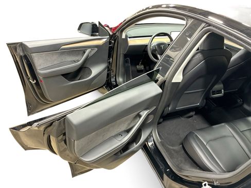 Certified 2023 Tesla Model Y Long Range AWD/4WD image 10