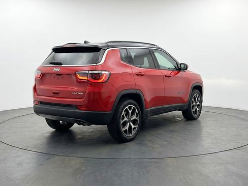Used 2025 Jeep Compass Limited AWD/4WD image 9