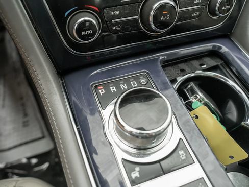 Used 2012 Jaguar XJ RWD image 31
