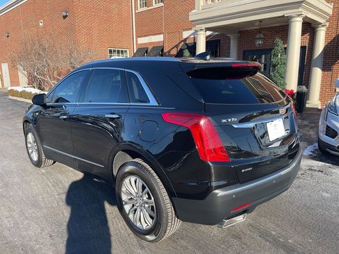 Used 2018 Cadillac XT5 Luxury w/ Driver Awareness Package image 10