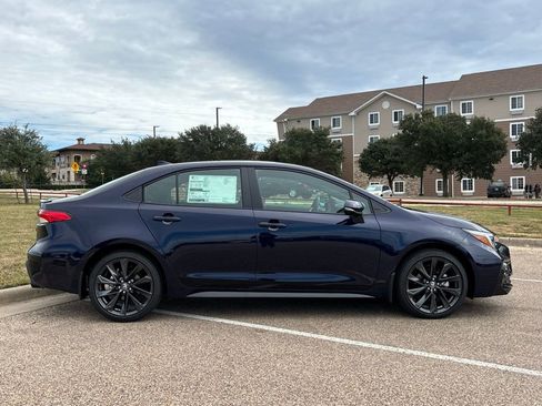 Used 2026 Toyota Corolla SE image 5