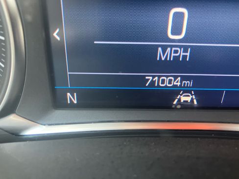 Used 2024 GMC Terrain SLE w/ Driver Convenience Package FWD image 16