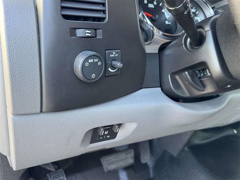 Used 2009 GMC Sierra 2500 W/T image 6