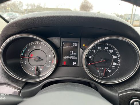 Used 2011 Jeep Grand Cherokee Laredo w/ Trailer Tow Group image 20