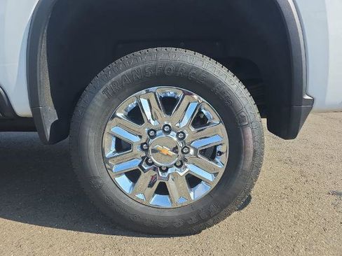 Used 2024 Chevrolet Silverado 2500 High Country w/ Technology Package image 13