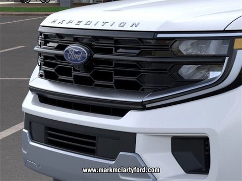 New 2026 Ford Expedition Max Platinum image 17