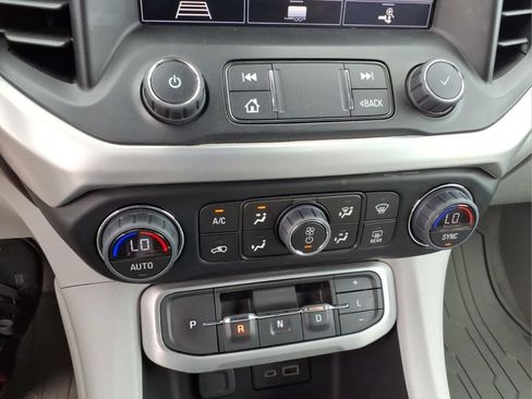 Used 2020 GMC Acadia SLT w/ Trailering Package AWD/4WD image 10