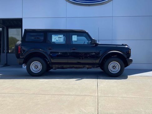 New 2025 Ford Bronco Base 4 Door 4x4 4WD image 3