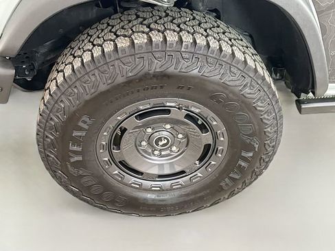 Used 2023 Ford Bronco Everglades AWD/4WD image 30