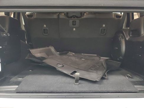 Used 2021 Jeep Wrangler Unlimited Sahara image 8