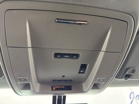 Used 2017 Chevrolet Silverado 1500 LTZ Z71 w/ Midnight Edition image 26