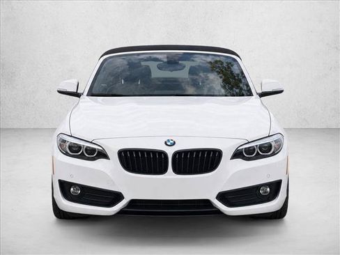 Used 2019 BMW 230i Convertible RWD image 2