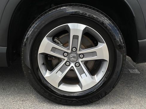 Used 2025 Honda Pilot EX-L image 8