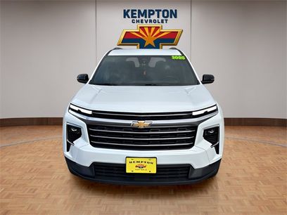Used 2025 Chevrolet Traverse LT