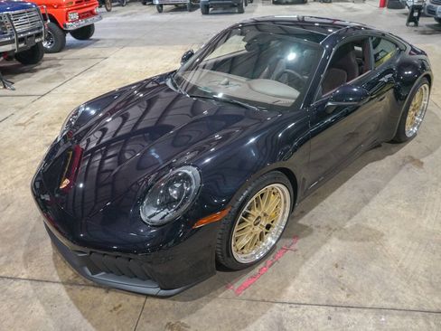 Used 2025 Porsche 911 GTS image 15