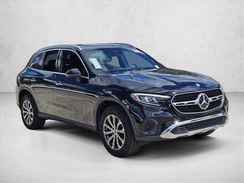 Used 2026 Mercedes-Benz GLC 300 image 3