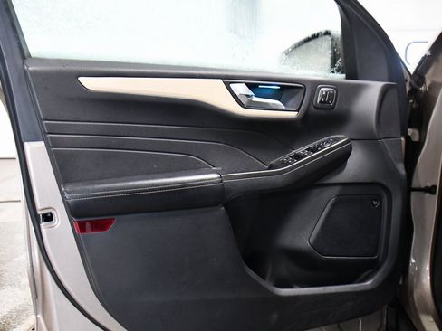 Used 2021 Ford Escape Titanium w/ Titanium Elite Package image 23