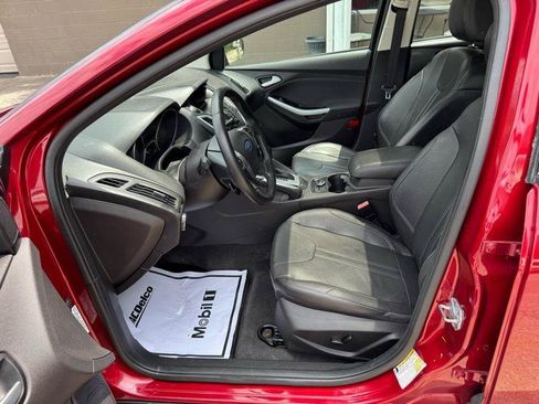 Used 2013 Ford Focus SE FWD image 14