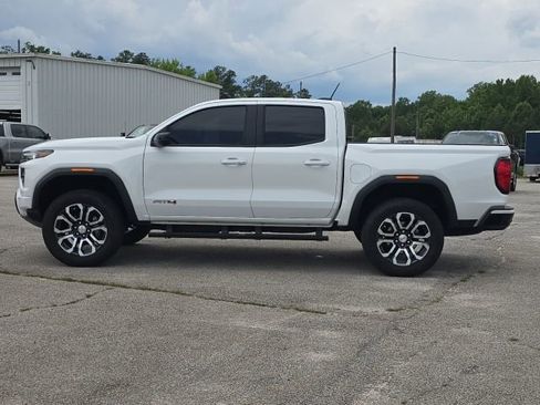 Used 2024 GMC Canyon AT4 w/ AT4 Premium Package AWD/4WD image 2