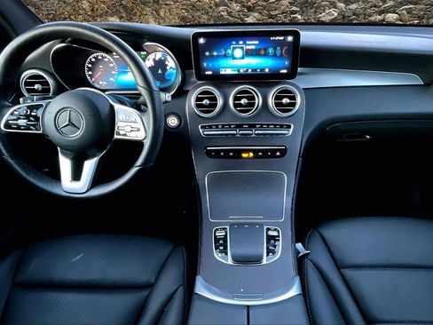 Used 2021 Mercedes-Benz GLC 300 4MATIC image 13