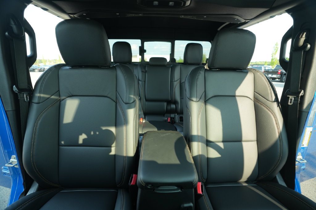 New 2026 Jeep Gladiator Sport AWD/4WD image 36