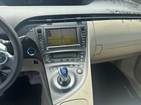 Used 2011 Toyota Prius Three w/ Solar Roof Pkg FWD image 10