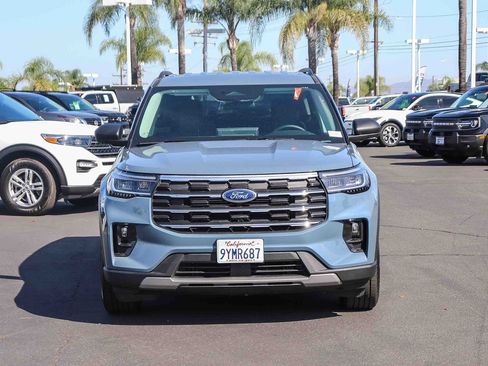 Used 2026 Ford Explorer Active w/ Active Comfort Package RWD image 2