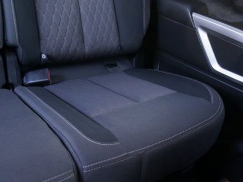 Used 2024 Nissan Titan SV w/ SV Convenience Package image 56