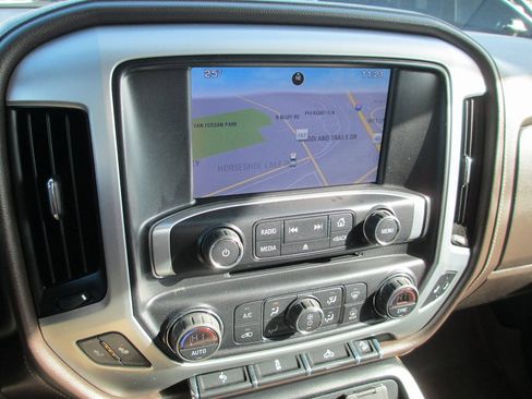 Used 2015 GMC Sierra 1500 SLT w/ SLT Crew Cab Value Package image 26